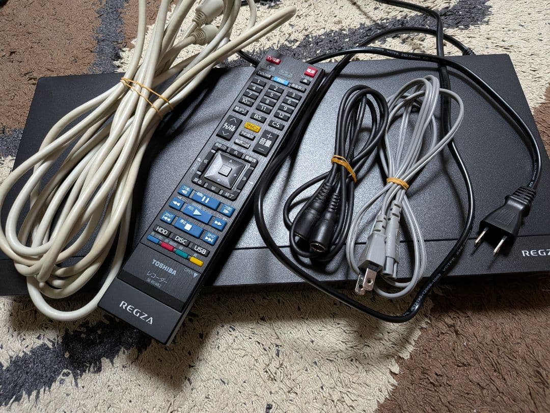 即購入⭕ REGZA DBR-T2010 ブルーレイレコーダー 本体とリモコン