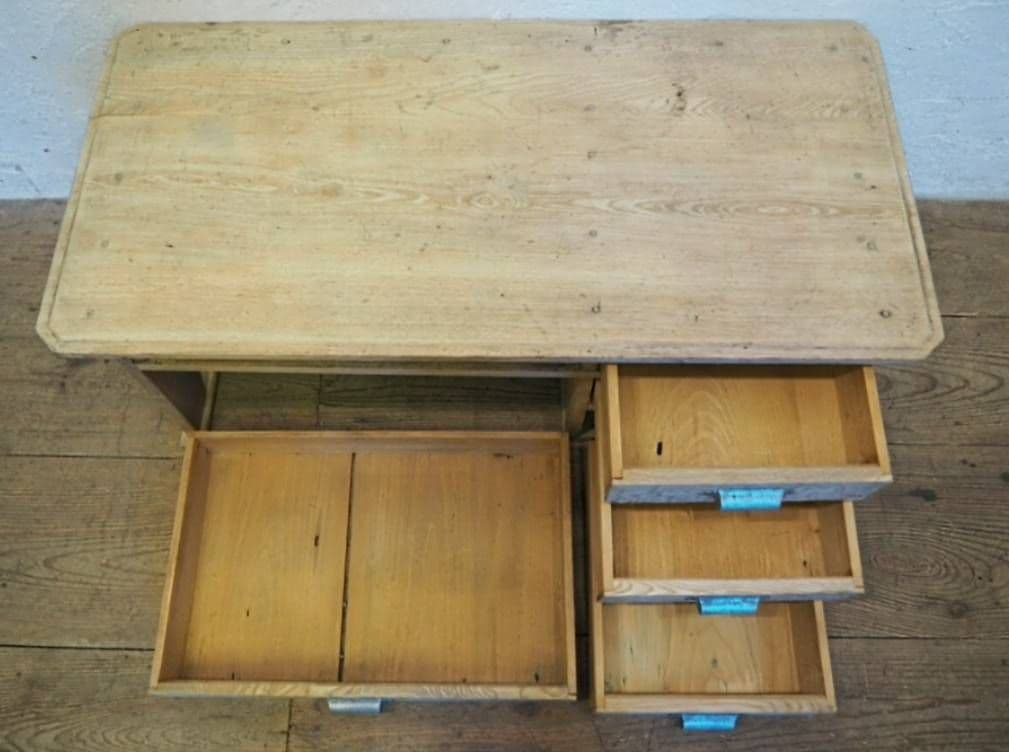 1071 アンティーク ロータイプの片袖机　テーブル　陳列台　収納棚　レトロ