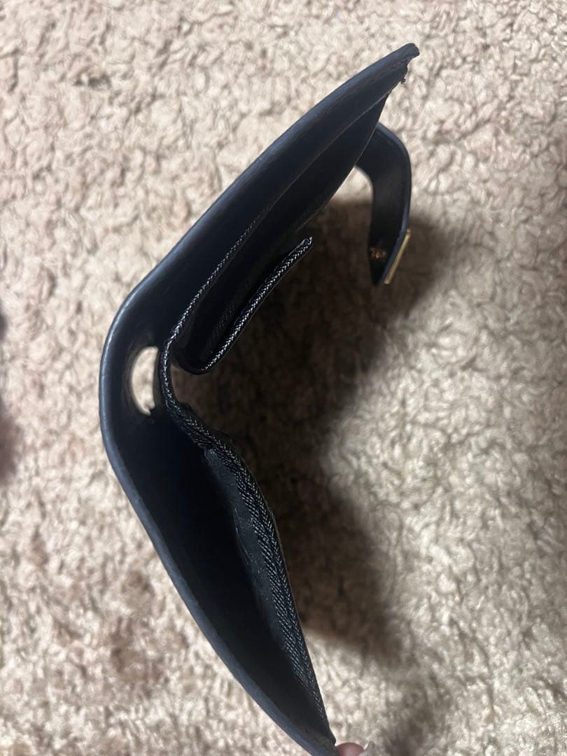 最終値下げ 美品 PRADA プラダ 黒 二つ折り財布 ウォレット ブラック