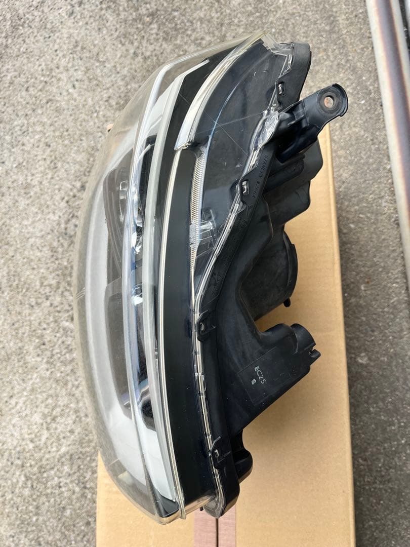 ダイハツウェイクLEDヘッドライト※ジャンク