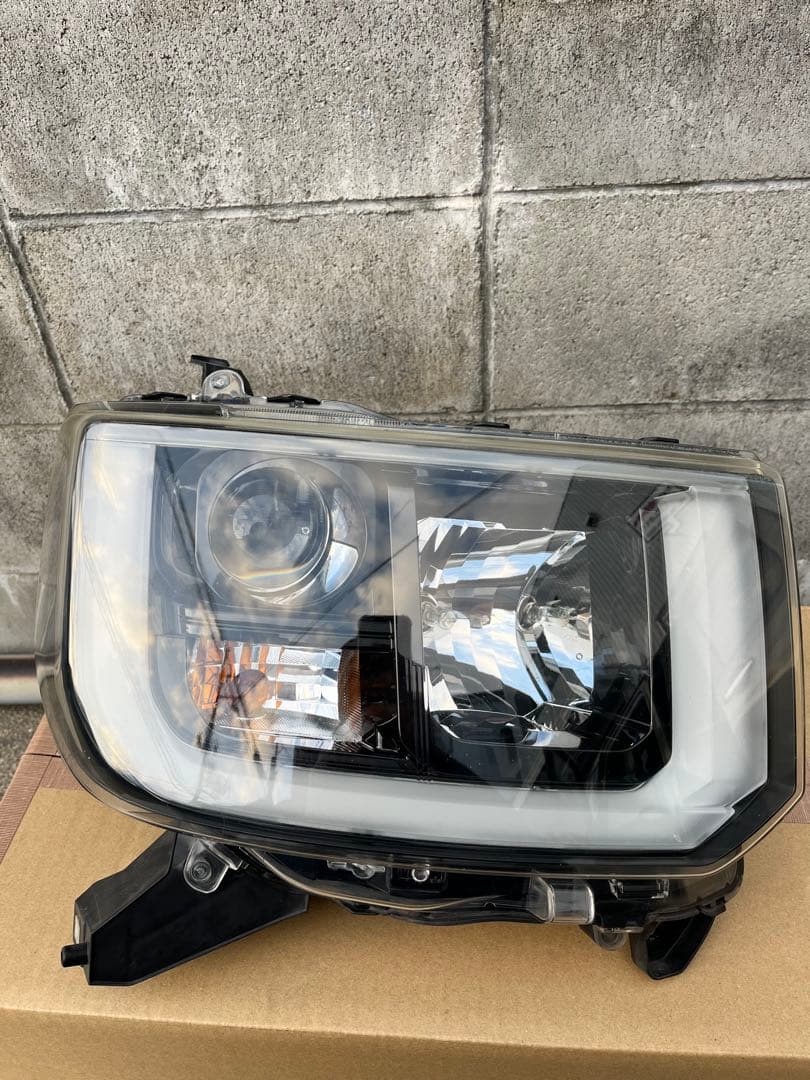 ダイハツウェイクLEDヘッドライト※ジャンク