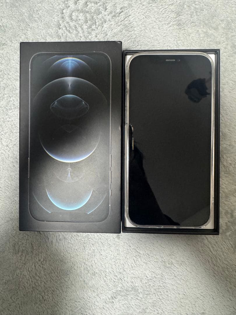 iPhone12pro カナダ版 純正バッテリー96% 消音