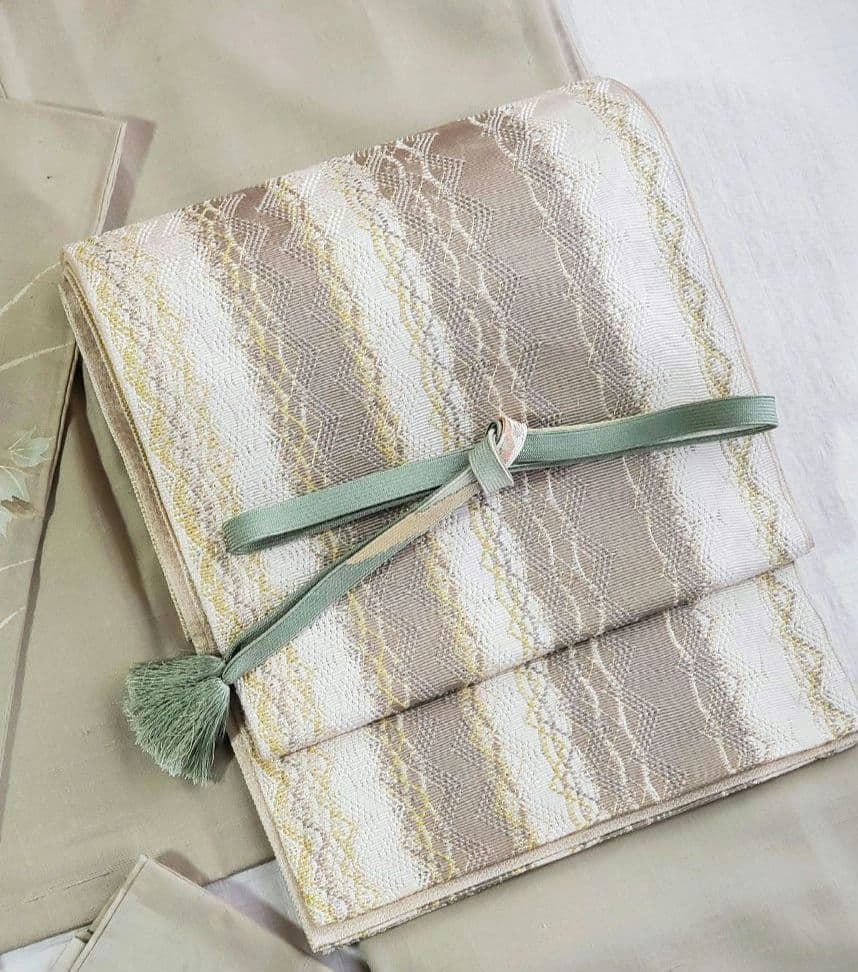 【上質カジュアル＊】洒落袋帯　ひなや　組み織り　ベージュ　白　金　　正絹