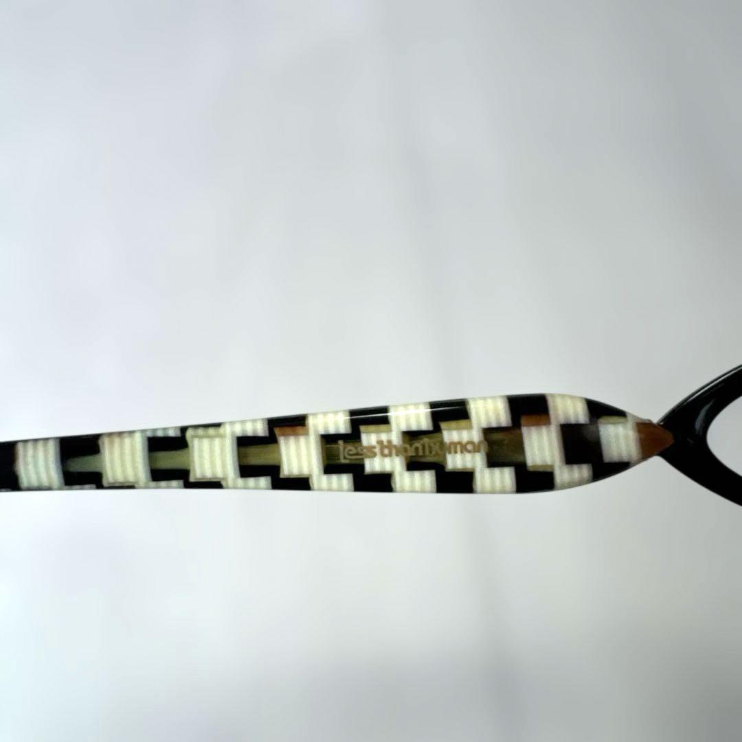 less than human パンチラッ　OkaOde