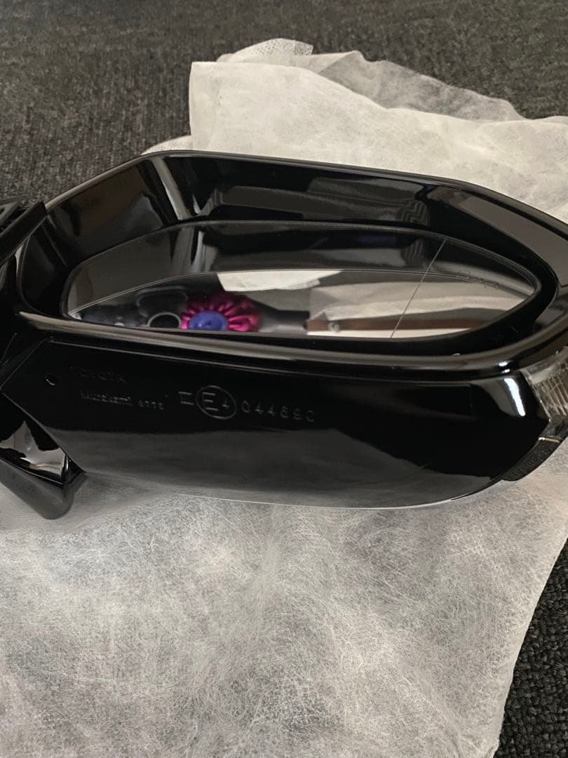 プリウス　zvw52 サイドミラー　運転席側 新品