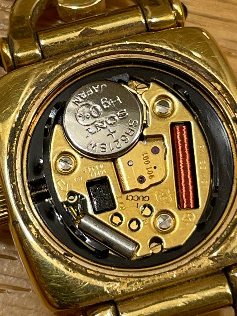 GUCCI アナログクォーツ腕時計2本セット