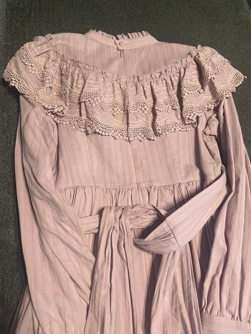 k*様 シェグリット 薄いピンク フリル ワンピース