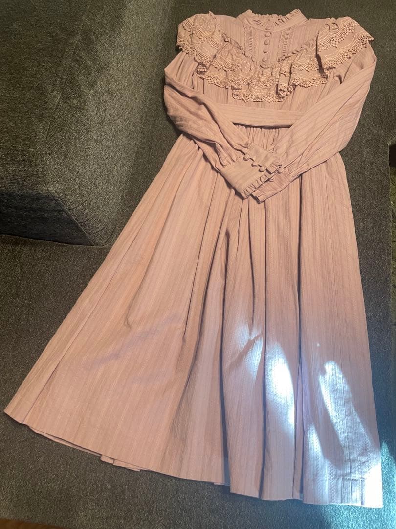 k*様 シェグリット 薄いピンク フリル ワンピース