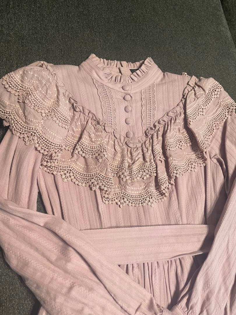 k*様 シェグリット 薄いピンク フリル ワンピース