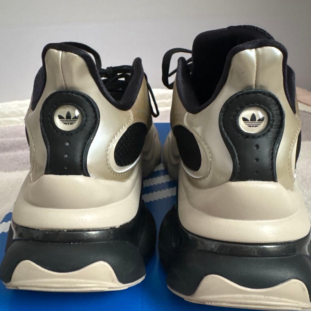 adidas オズヴィーナス OZVENUZ W ブラック/シルバー 24