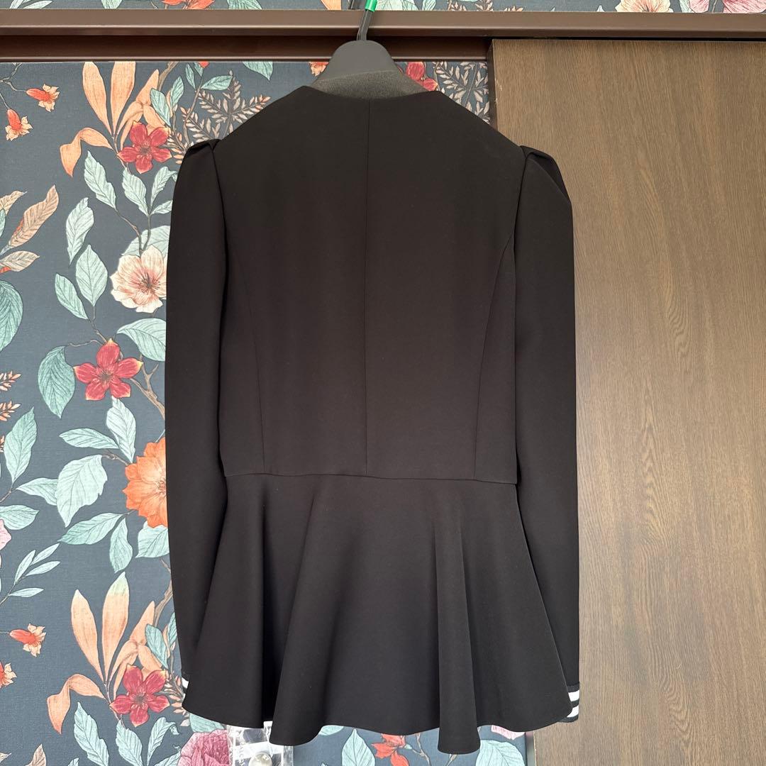 ボーダーズアットバルコニーノーカラージャケット 黒38 新品未使用　タグ付き