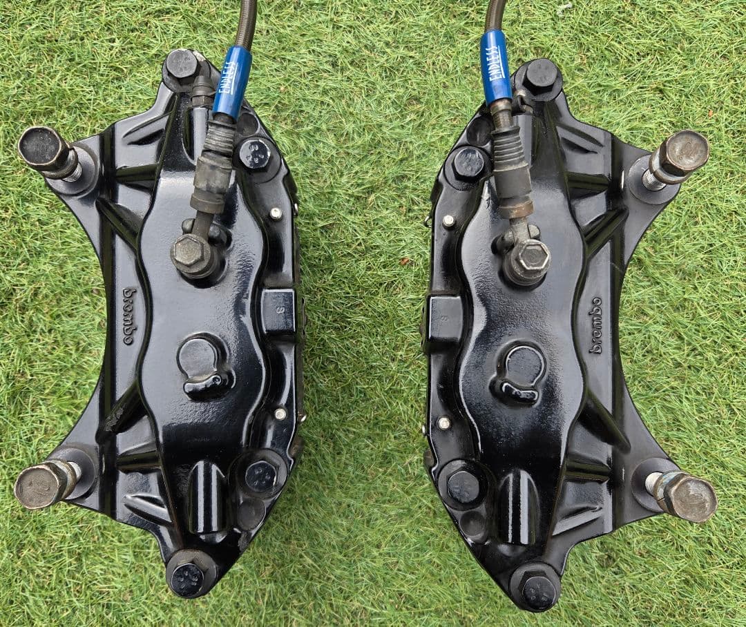 インプレッサ　sti 純正キャリパー　フロント