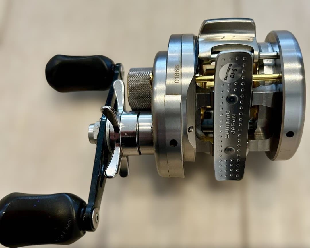【最安値出品】SHIMANO カルカッタコンクエスト 101DC