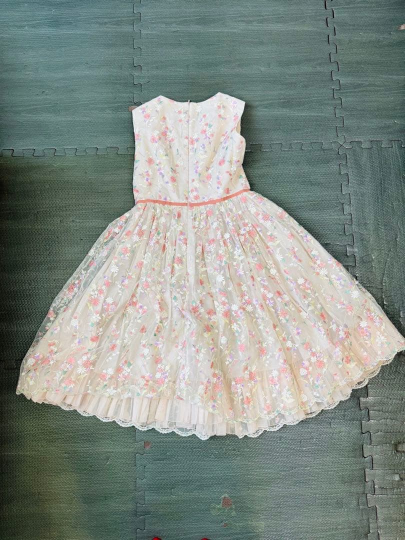 TOCCAトッカ総刺繍ワンピースのみサイズ160卒業式入学式メゾピアノ好き