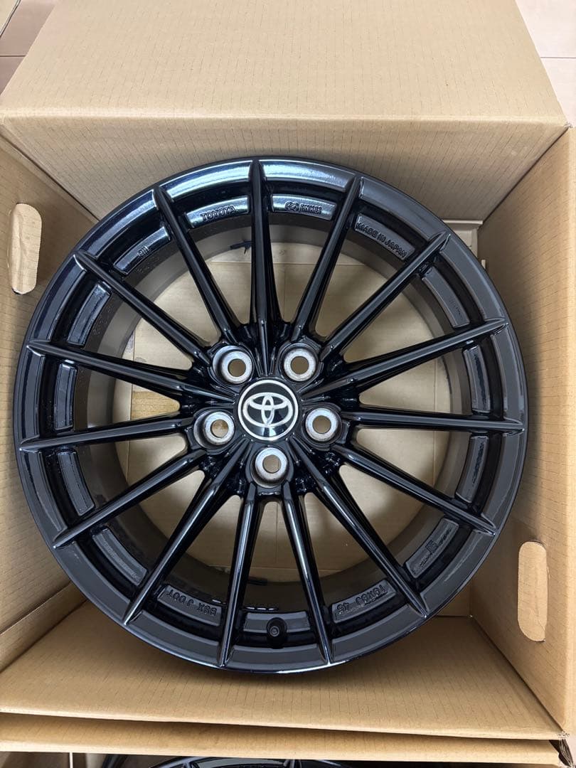 美品 トヨタ GR ヤリス 純正 ホイール18インチ4本セット ENKEI