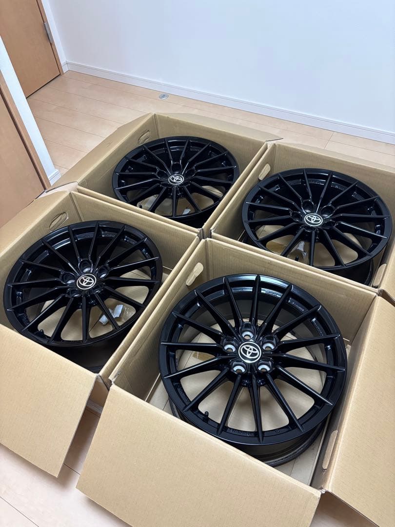 美品 トヨタ GR ヤリス 純正 ホイール18インチ4本セット ENKEI