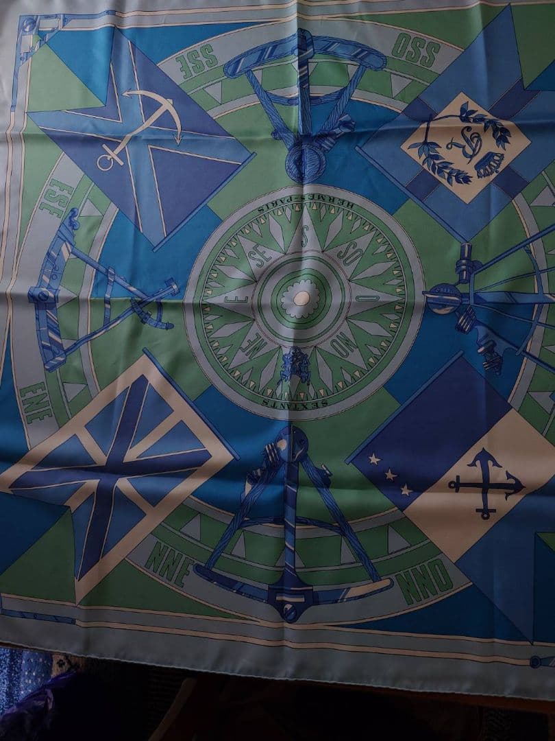 ✨️エルメス✨️　スカーフ✨️全体の画像載せました✨️値下げ中✨️