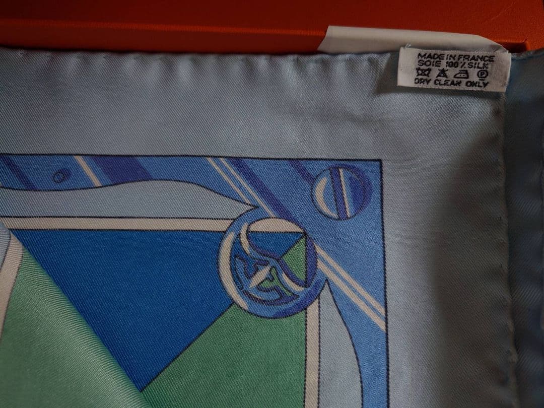 ✨️エルメス✨️　スカーフ✨️全体の画像載せました✨️値下げ中✨️