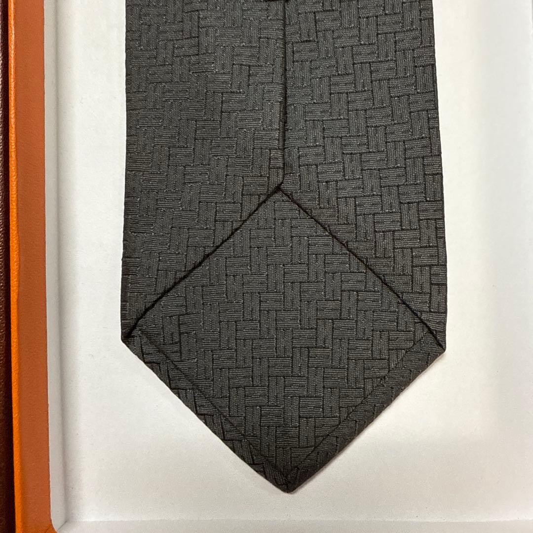 エルメス　ネクタイ　グレー　H柄H織ファソネ