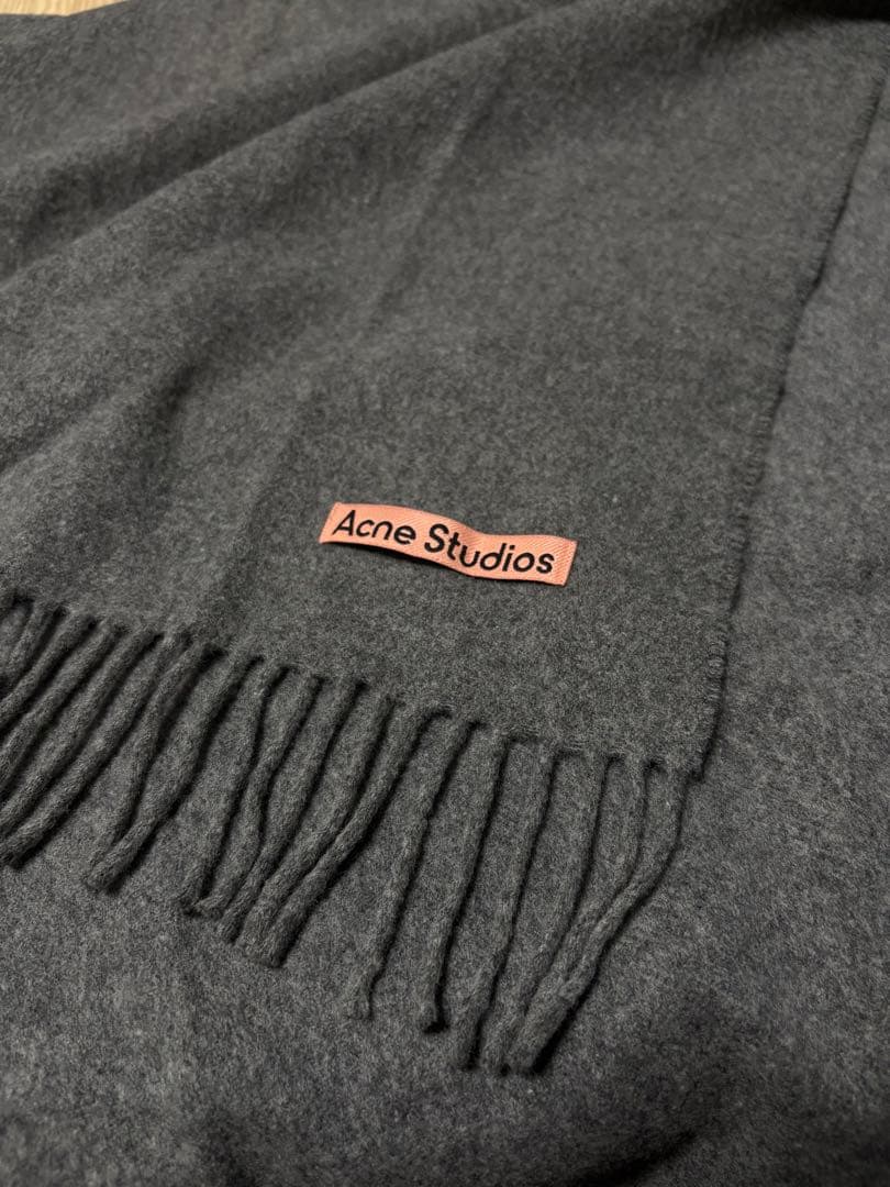 Acne Studios フリンジウールスカーフ オーバーサイズ グレーメランジ