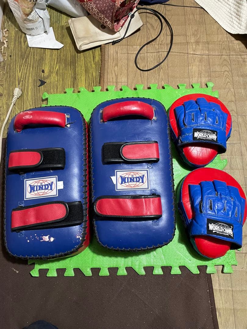 最終価格windy本革キックミットL、マーシャルワールド本革パンチングミット