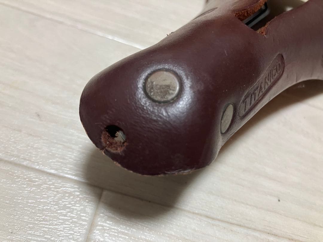 レザーサドル　セラアナトミカ　タイタニコ