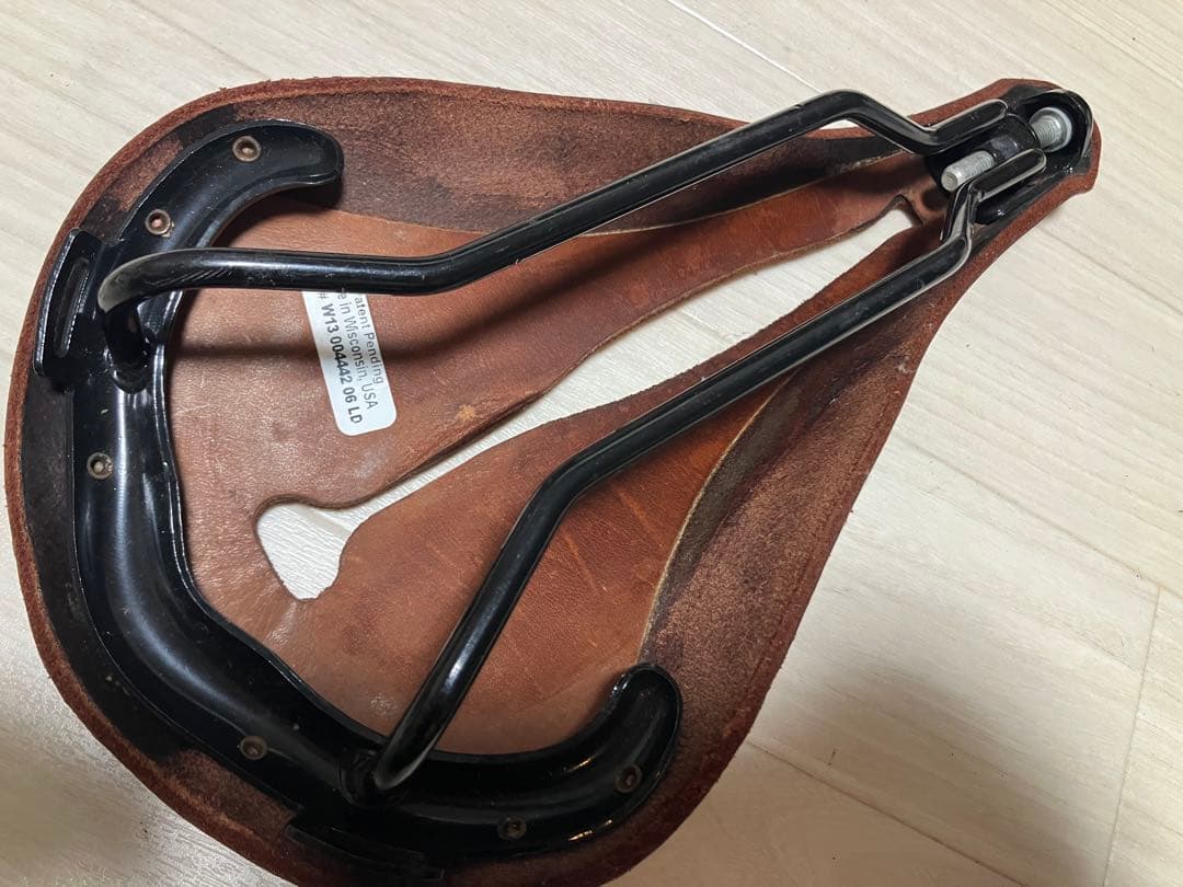 レザーサドル　セラアナトミカ　タイタニコ