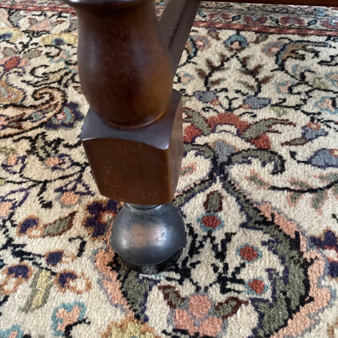 ①【美品】カリモク アームチェア コロニアル キャスター付き ダイニングチェア