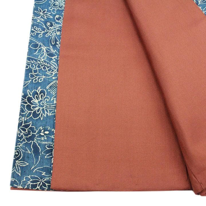 高価な【手描き　ロウケツ染】　お洒落な【ボタニカルモチーフ】　美品の紬です