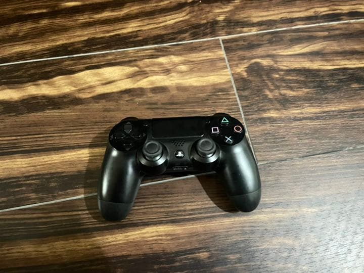 ソニー　ps4 CUH ー1106A