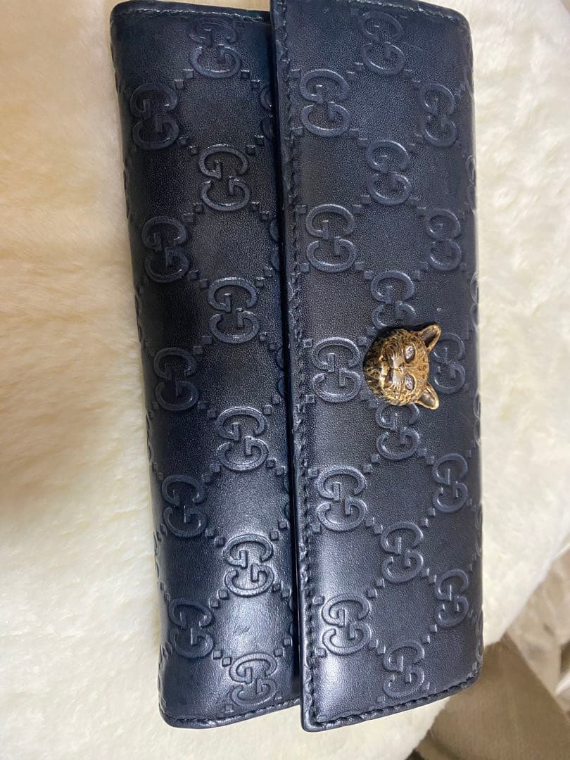 GUCCI 長財布 エンボスロゴ