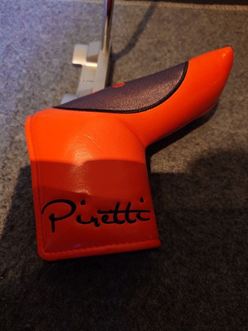 Piretti パター スチール製