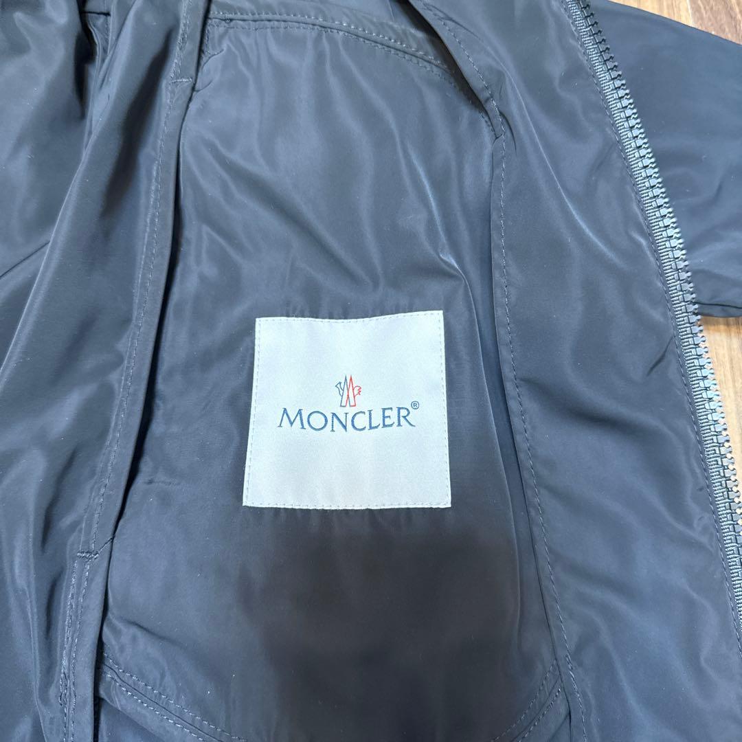 モンクレールフリル付きトレンチコート