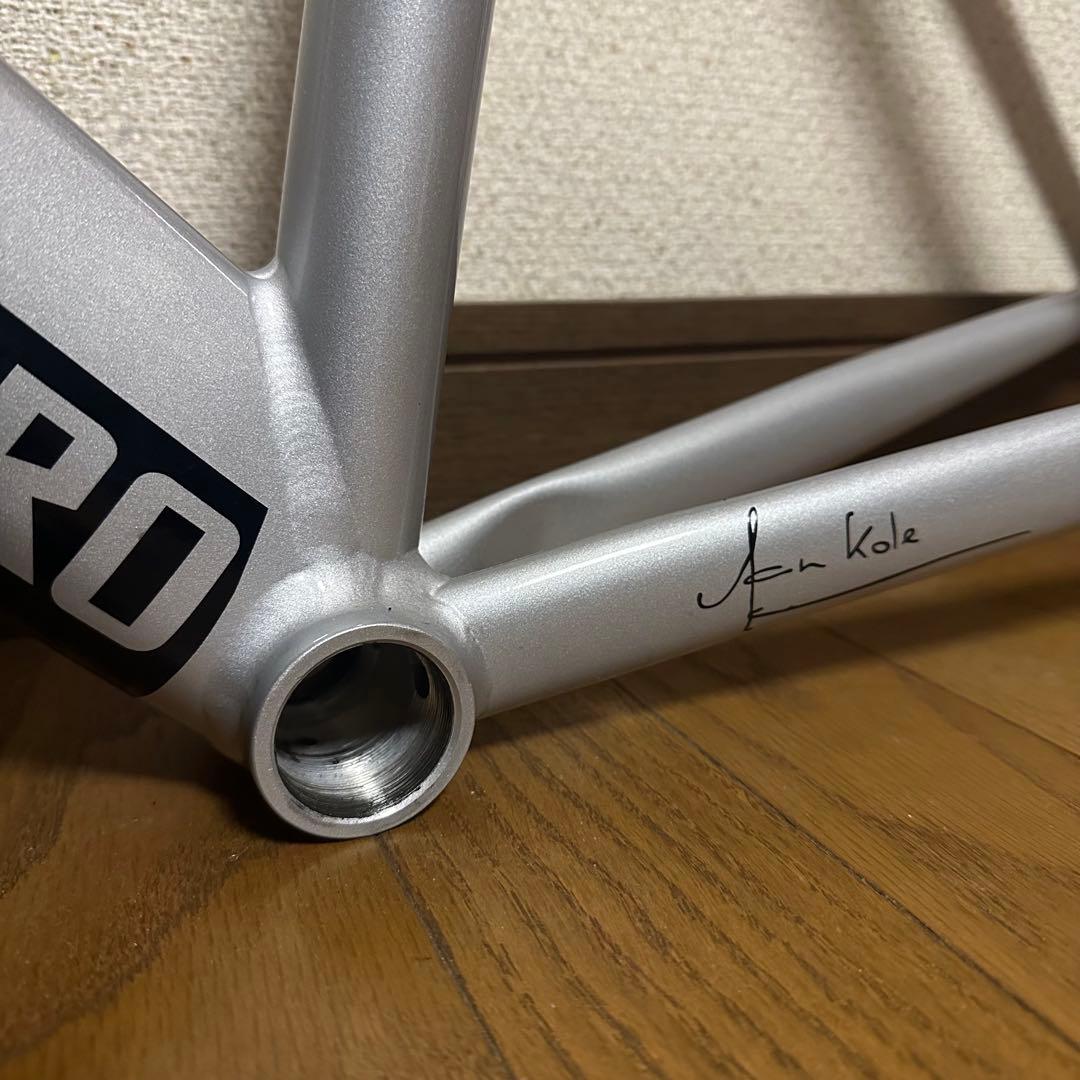 colossi low pro フレームセット