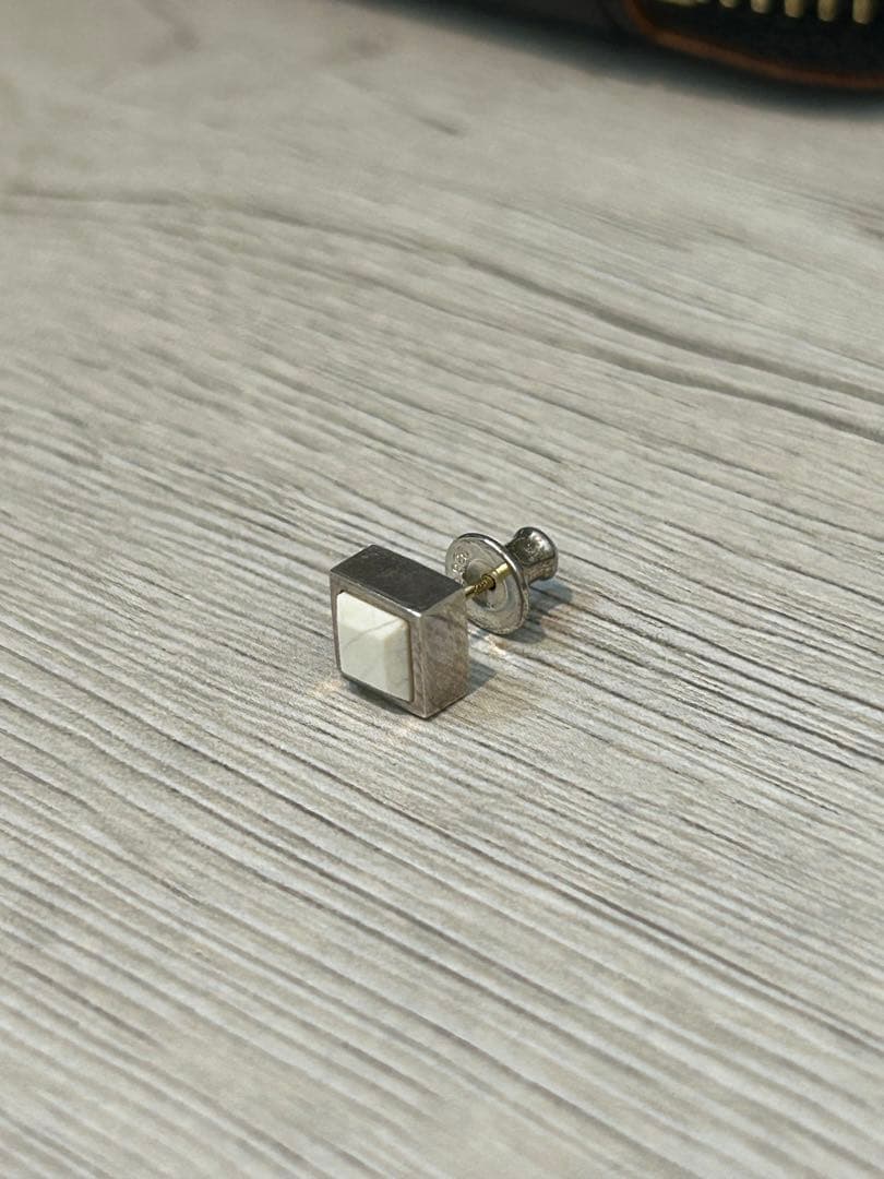 ガルニ　ピアス　ホワイトストーン　白