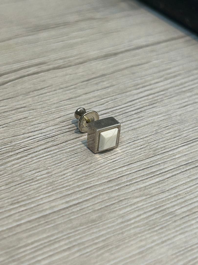 ガルニ　ピアス　ホワイトストーン　白