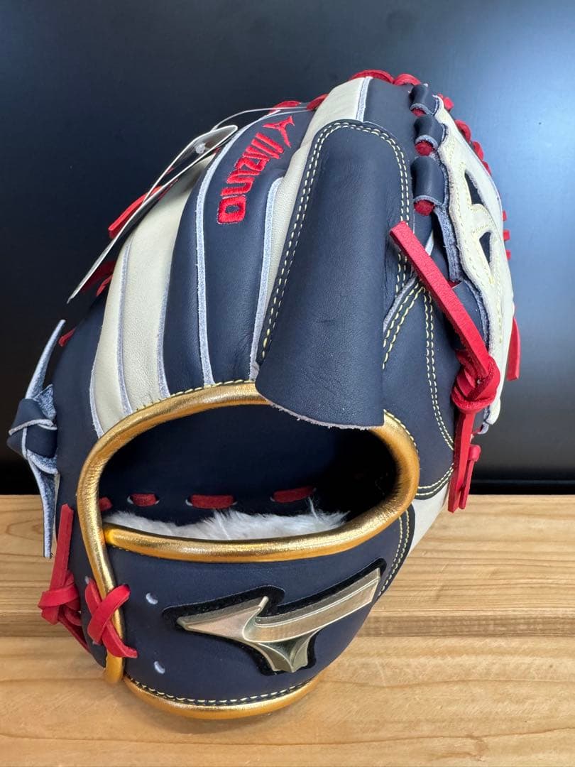 超限定品！ミズノ 軟式用グローブ 投手用 定価28,600円税込