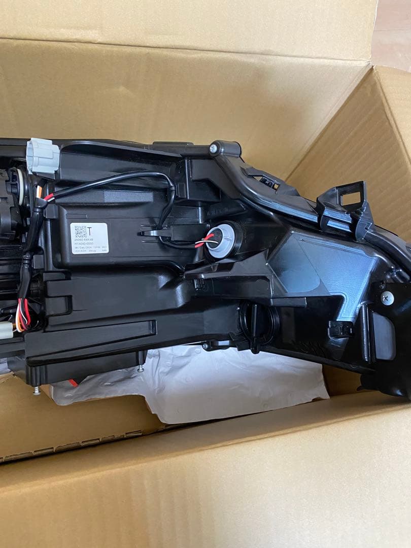 日産E13ノート後期左側LEDヘッドライト