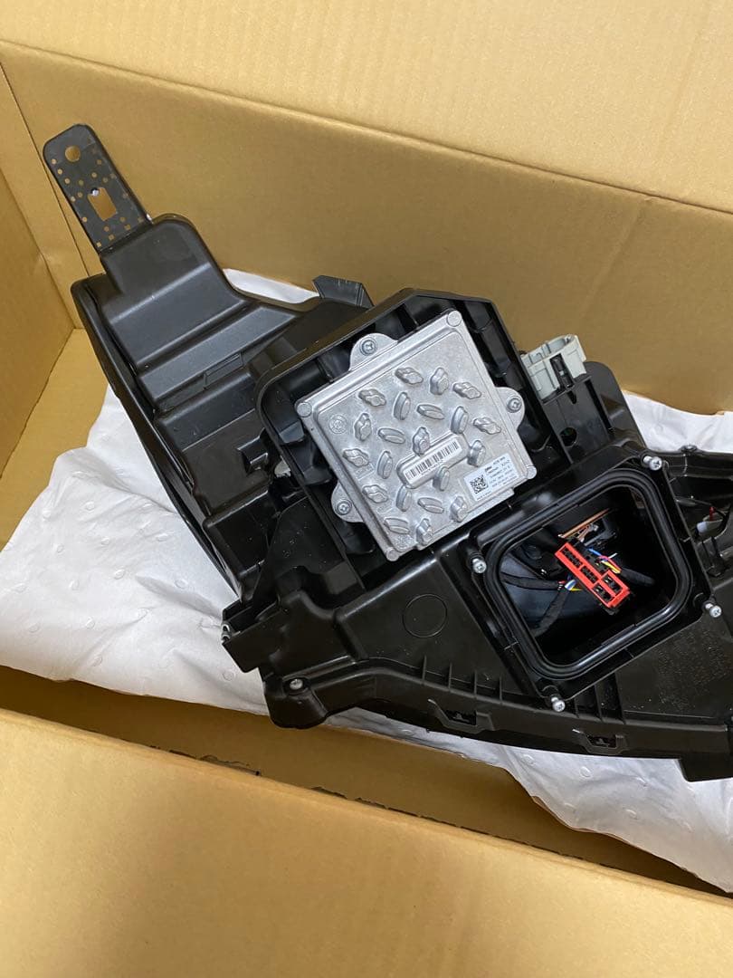 日産E13ノート後期左側LEDヘッドライト