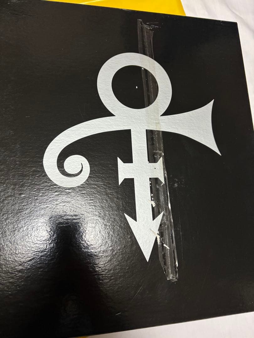 Prince CD 紫色シンボルデザイン　外装一部剥がれ有り