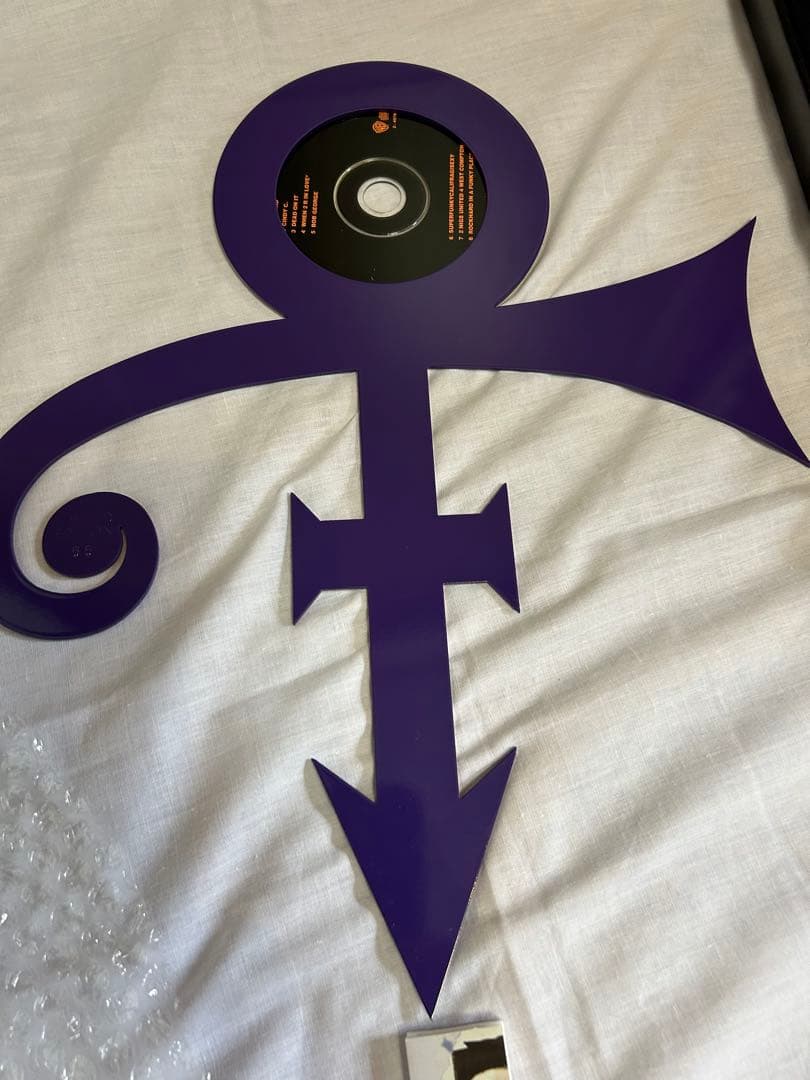 Prince CD 紫色シンボルデザイン　外装一部剥がれ有り