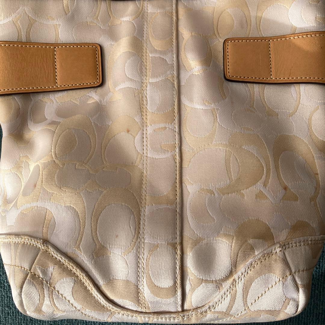 COACH シグネチャー 刺繍デザイン ハンドバッグ