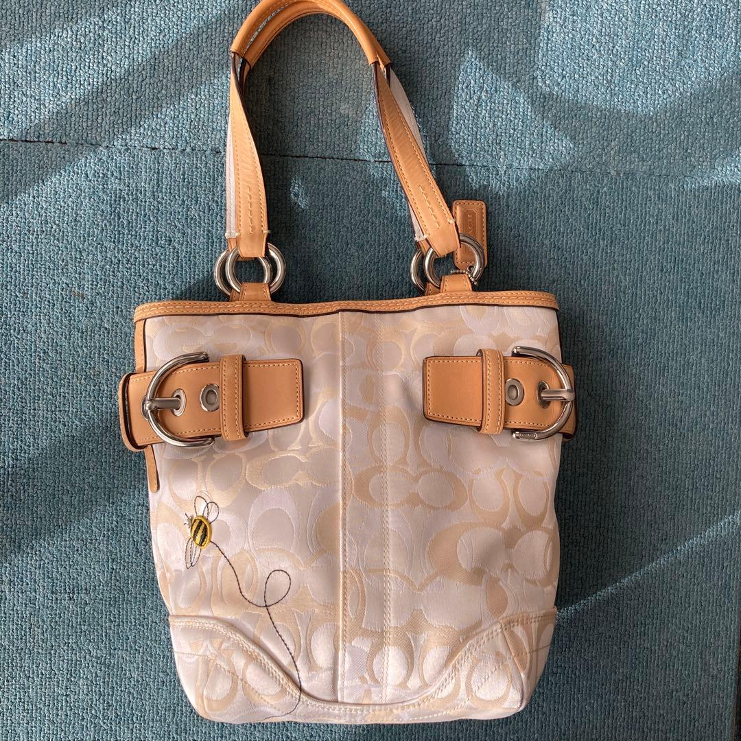 COACH シグネチャー 刺繍デザイン ハンドバッグ