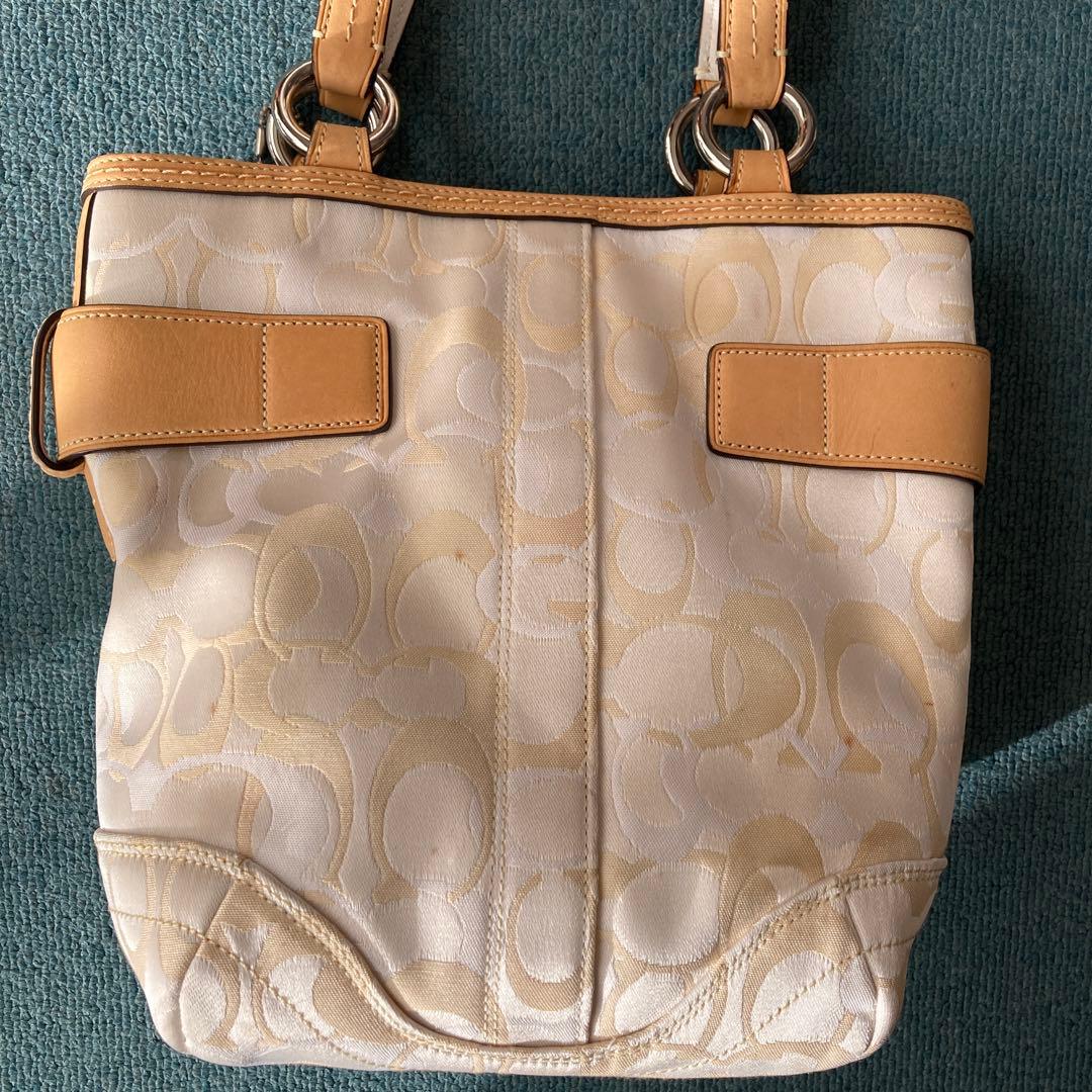 COACH シグネチャー 刺繍デザイン ハンドバッグ