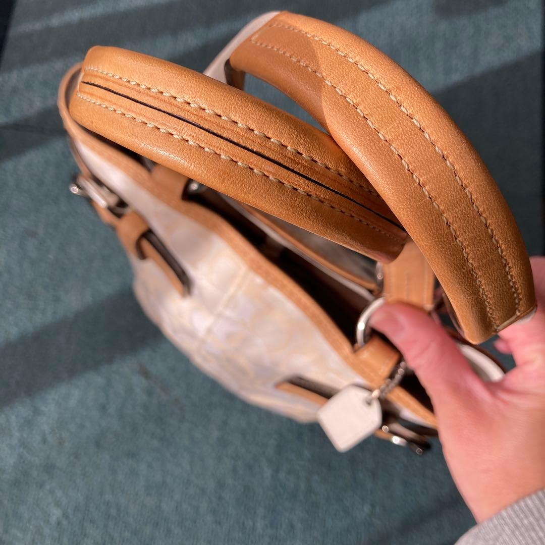 COACH シグネチャー 刺繍デザイン ハンドバッグ
