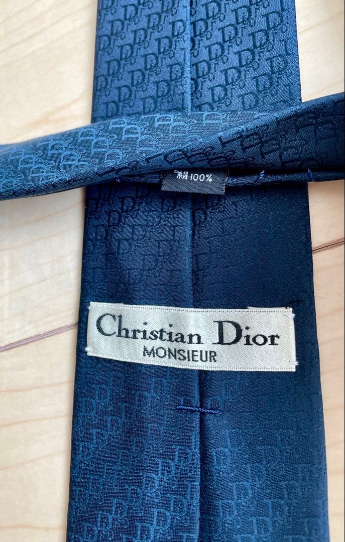 美品　Christian Diorネクタイ　紺　シルク100% 絹　総ロゴ