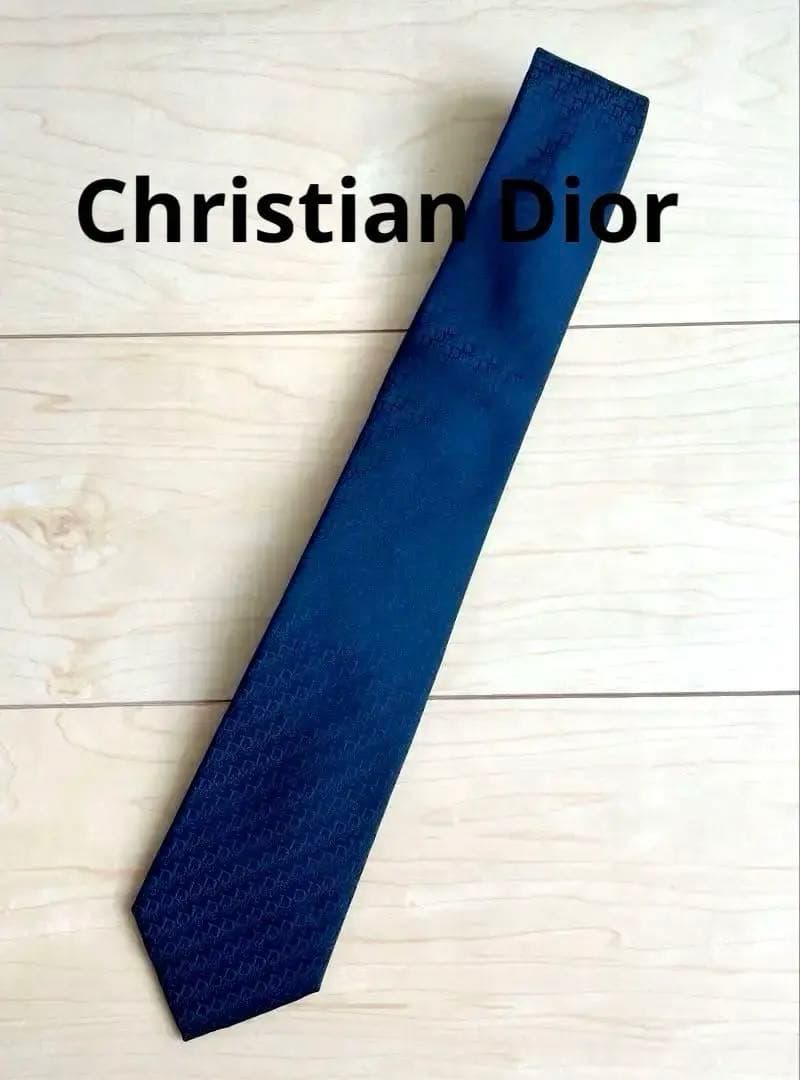 美品　Christian Diorネクタイ　紺　シルク100% 絹　総ロゴ