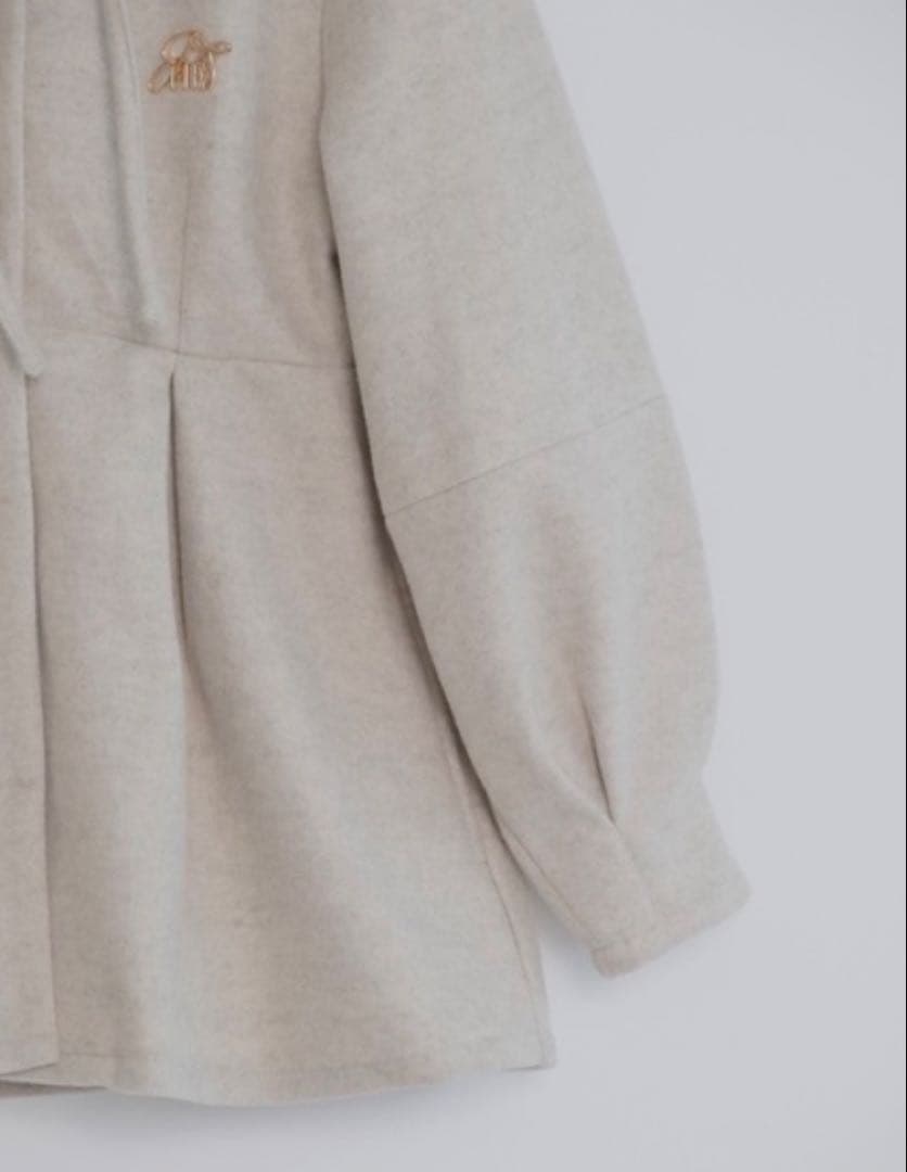 jumelle メルトンへプラムトップ　ノーカラージャケット ベージュ