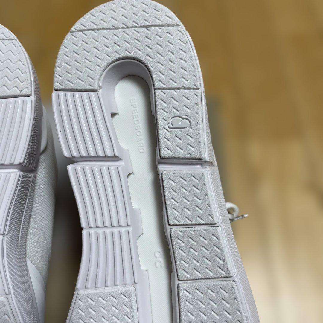 オン　ロジャースピン　メンズ27.0cm 新品未使用