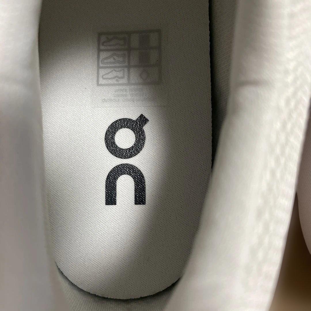 オン　ロジャースピン　メンズ27.0cm 新品未使用